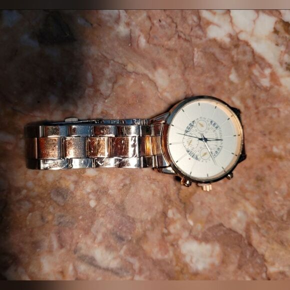 Watch - Picture 3 of 3